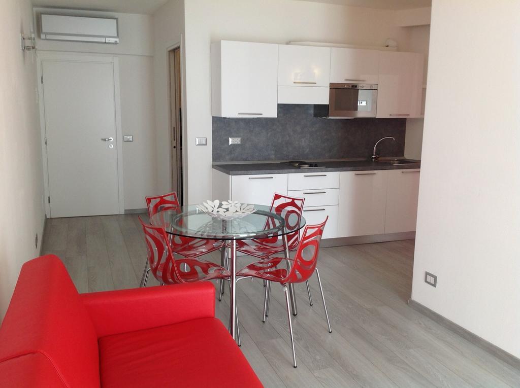 Appartamenti Villa Padania Malcesine Ruang foto