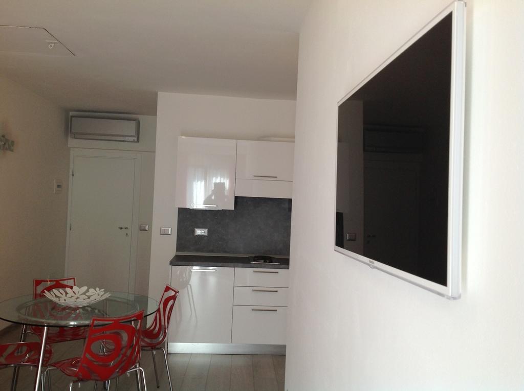Appartamenti Villa Padania Malcesine Ruang foto